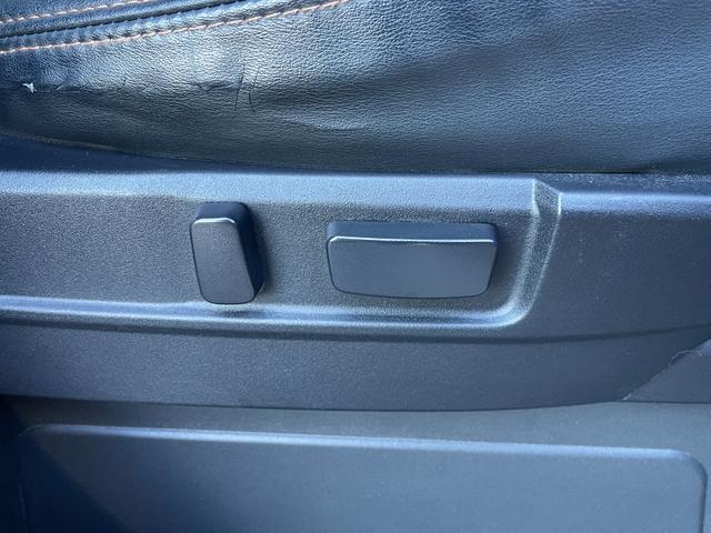 デリカＤ：５ ジャスパー　純正ナビ　バックカメラ　サイドカメラ　両側パワスラ　クルコン　フリップダウンモニター　ドラレコ　シートヒーター　パドルシフト　ＥＴＣ　黒ハーフレザー　純正ＡＷ　電格ミラー　キセノン（8枚目）