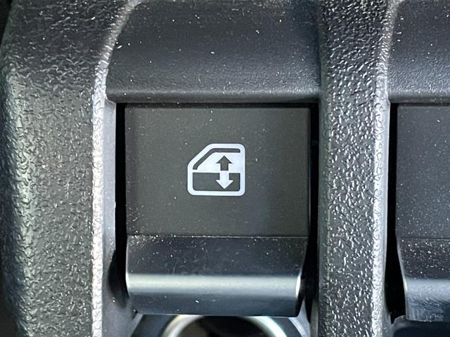 �y���z�K���o�[����X�́u�g�C�U��X�E�x�r�[�U��X����v�̂����ׂ�B�u�W���C�t���z���_����X����v�̓��H�����񂾖ڂ̑O�ł��I�݂Ȃ��܂̂��ԑI�т̂���`���������Ă��������I