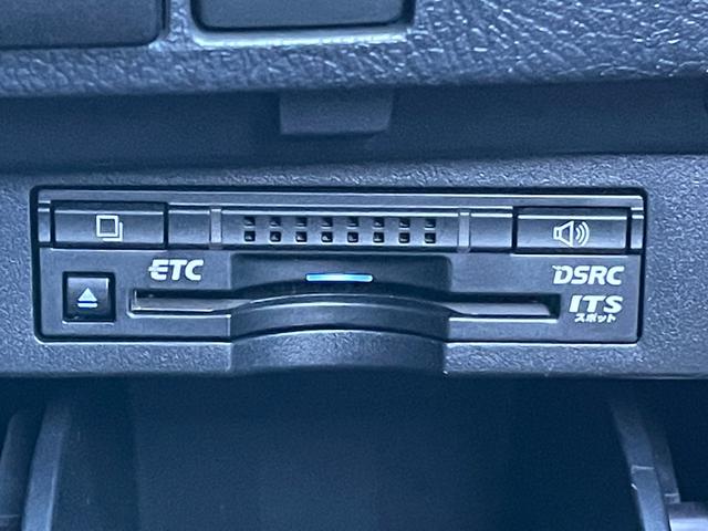 アルファードハイブリッド エグゼクティブラウンジ　メーカーナビ　ツインサンルーフ　天井モニター　全周囲カメラ　黒革シート　ＪＢＬプレミアムサウンド　両側パワースライドドア　レーダークルーズコントロール　クリアランスソナー　パワーシート　シートヒーター（12枚目）