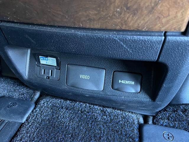 アルファードハイブリッド エグゼクティブラウンジ　メーカーナビ　ツインサンルーフ　天井モニター　全周囲カメラ　黒革シート　ＪＢＬプレミアムサウンド　両側パワースライドドア　レーダークルーズコントロール　クリアランスソナー　パワーシート　シートヒーター（24枚目）