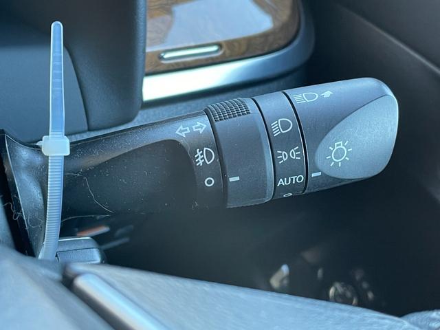 アルファードハイブリッド エグゼクティブラウンジ　メーカーナビ　ツインサンルーフ　天井モニター　全周囲カメラ　黒革シート　ＪＢＬプレミアムサウンド　両側パワースライドドア　レーダークルーズコントロール　クリアランスソナー　パワーシート　シートヒーター（34枚目）