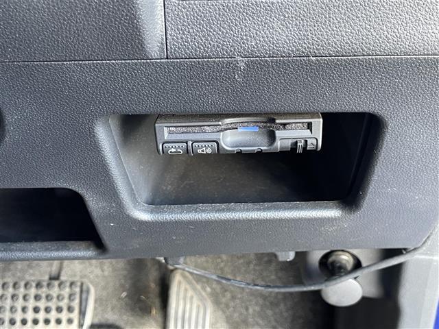 タント カスタムＲＳ　トップエディションＳＡＩＩ　ストラーダナビ　バックカメラ　両側パワスラ　３６０°ドラレコ　衝突回避支援ブレーキ　横滑り制御機能　アイドリングストップ　ＥＴＣ　ステアリングスイッチ　純正フロアマット　純正ドアバイザー　ハーフレザー（30枚目）