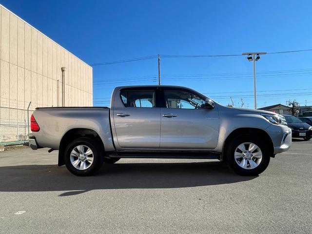 �y���z�K���o�[����X�́u�g�C�U��X�E�x�r�[�U��X����v�̂����ׂ�B�u�W���C�t���z���_����X����v�̓��H�����񂾖ڂ̑O�ł��I�݂Ȃ��܂̂��ԑI�т̂���`���������Ă��������I