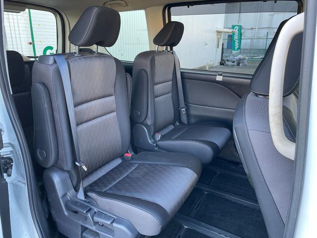 セレナ ｅ－パワー　ハイウェイスターＶ　純正１０インチメモリナビ　ＣＤ／ＤＶＤ／ＢＴ　フルセグＴＶ　エマージェンシーブレーキ　レーンキープアシスト　ブラインドスポットモニター　プロパイロット　前方ドライブレコーダー　両側電動スライドドア（15枚目）