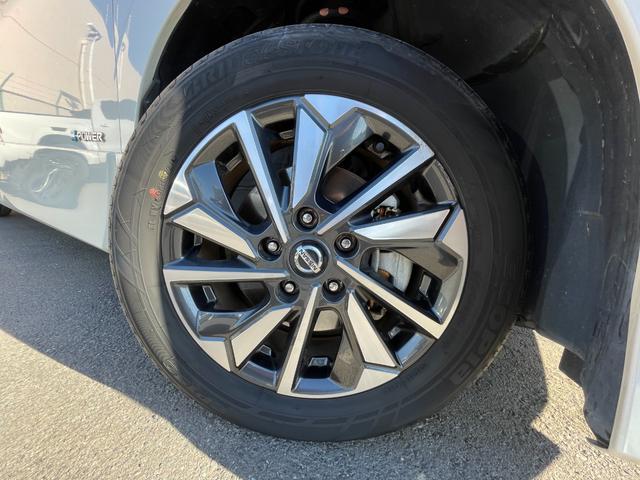 セレナ ｅ－パワー　ハイウェイスターＶ　純正１０インチメモリナビ　ＣＤ／ＤＶＤ／ＢＴ　フルセグＴＶ　エマージェンシーブレーキ　レーンキープアシスト　ブラインドスポットモニター　プロパイロット　前方ドライブレコーダー　両側電動スライドドア（18枚目）