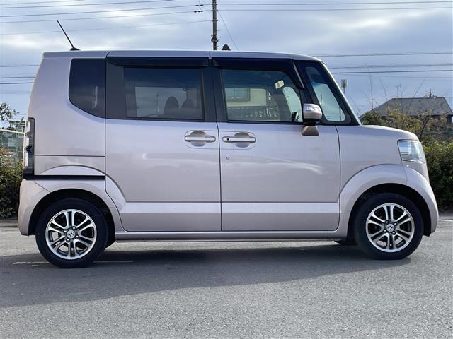 N-BOX G SSパッケージ 純正ナビ バックカメラ 両側パワスラ ETC TCS CTBA ECON ヘッドライトレベライザー 電格ミラー ステアリングスイッチ 純正AW 純正フロアマット ドアバイザー プッシュスタート(17枚目)