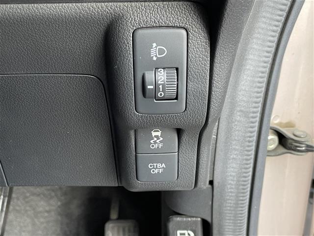 N-BOX G SSパッケージ 純正ナビ バックカメラ 両側パワスラ ETC TCS CTBA ECON ヘッドライトレベライザー 電格ミラー ステアリングスイッチ 純正AW 純正フロアマット ドアバイザー プッシュスタート(30枚目)