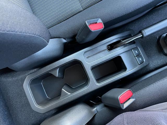 ジムニーシエラ ＪＣ　登録済未使用車　セーフティサポート　ＬＥＤヘッドライト　アダプティブクルーズコントロール　車線逸脱警報機能　撥水加工ファブリックシート　シートヒーター　アイドリングストップ　プッシュエンジンスタート（35枚目）