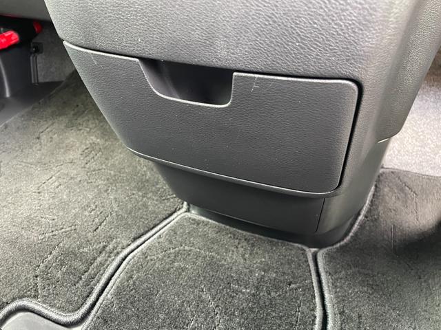 セレナ ハイウェイスターＶ　純正ナビ　アラウンドビューモニター　エマージェンシーブレーキ　車線逸脱警報　ソナー　クルーズコントロール　ハンズフリーオートスライドドア　ＥＴＣ　ドライブレコーダー　ステアリングスイッチ（38枚目）