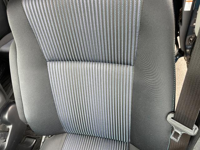 ヴォクシー ＺＳ　純正ナビ　バックカメラ　両側パワースライドドア　ＥＴＣ　プッシュスタート　スマートキー　アイドリングストップ　ＭＴモード付ＡＴ　フルセグＴＶ　純正１６インチＡＷ　ＬＥＤヘッドライト（43枚目）