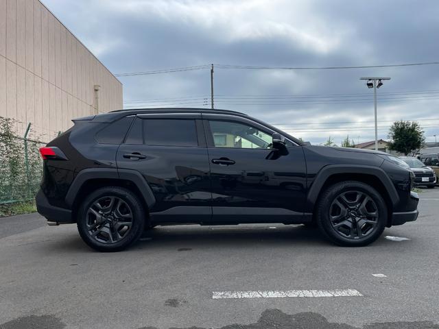 ＲＡＶ４ ハイブリッドアドベンチャー　４ＷＤ　純正ディスプレイオーディオ　フルセグＴＶ　アラウンドビューカメラ　前後ドライブレコーダー　ステアリングヒーター　Ｄ席パワーシート　運転席／助手席シートヒーター　トヨタセーフティセンス　ＥＴＣ（19枚目）