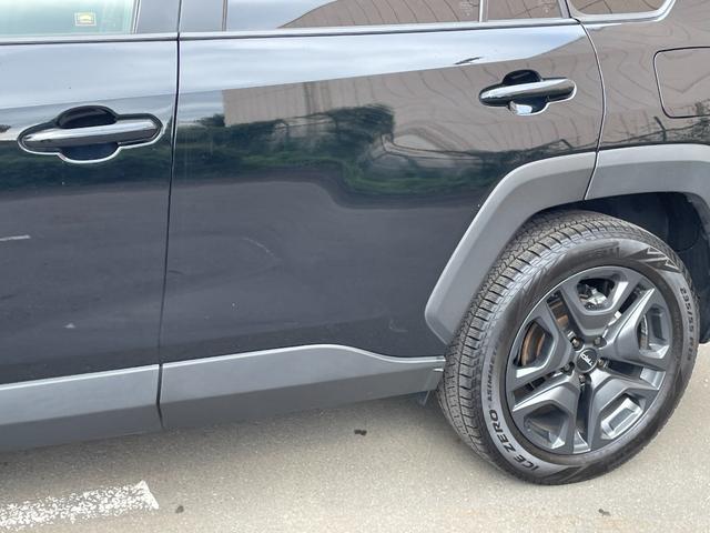 ＲＡＶ４ ハイブリッドアドベンチャー　４ＷＤ　純正ディスプレイオーディオ　フルセグＴＶ　アラウンドビューカメラ　前後ドライブレコーダー　ステアリングヒーター　Ｄ席パワーシート　運転席／助手席シートヒーター　トヨタセーフティセンス　ＥＴＣ（74枚目）