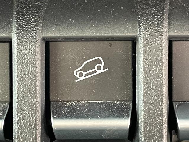 ジムニーシエラ JC ワンオーナー 4WD ストラーダナビ フルセグTV CD/DVD再生 衝突軽減ブレーキ ヒルディセントコントロール デュアルセンサーブレーキサポート クルーズコントロール ETC ステアリングスイッチ(8枚目)