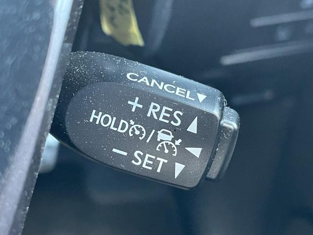 ◆【レーダークルーズコントロール】アクセルを踏まなくても、設定した速度で走行できます！先行車との車間距離を適切に維持する追従走行の機能も有しています。機能には限界があるためご注意ください。