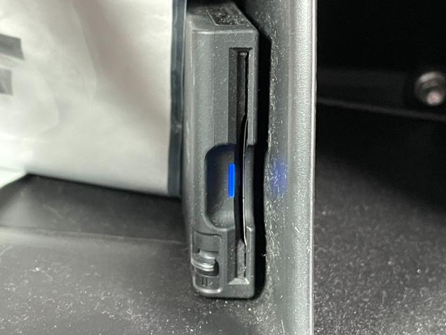 ＦＪクルーザー ベースグレード　４ＷＤ　純正ナビ　ＴＶ　ＣＤ／ＤＶＤ　Ｂｌｕｅｔｏｏｔｈ　バックモニター　クリアランスソナー　ＥＴＣ　ドライブレコーダー　横滑り防止措置　フォグランプ　ステアリングスイッチ　エアコン　電動格納ミラー（6枚目）