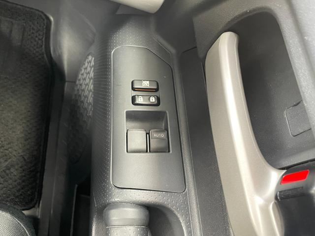 ＦＪクルーザー ベースグレード　４ＷＤ　純正ナビ　ＴＶ　ＣＤ／ＤＶＤ　Ｂｌｕｅｔｏｏｔｈ　バックモニター　クリアランスソナー　ＥＴＣ　ドライブレコーダー　横滑り防止措置　フォグランプ　ステアリングスイッチ　エアコン　電動格納ミラー（10枚目）