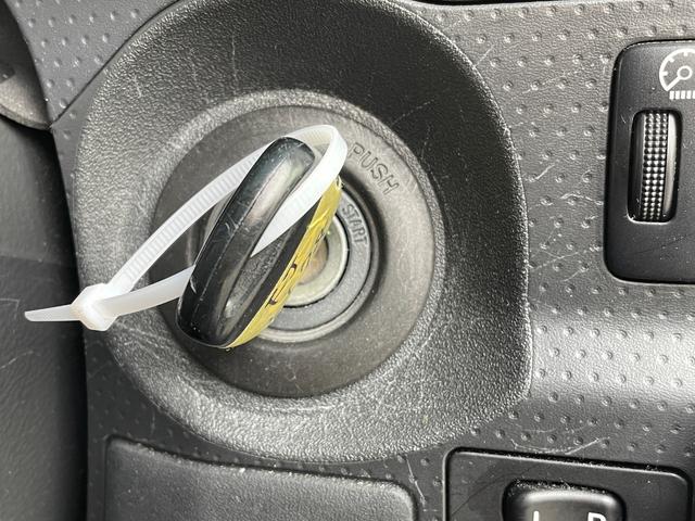 ＦＪクルーザー ベースグレード　４ＷＤ　純正ナビ　ＴＶ　ＣＤ／ＤＶＤ　Ｂｌｕｅｔｏｏｔｈ　バックモニター　クリアランスソナー　ＥＴＣ　ドライブレコーダー　横滑り防止措置　フォグランプ　ステアリングスイッチ　エアコン　電動格納ミラー（11枚目）