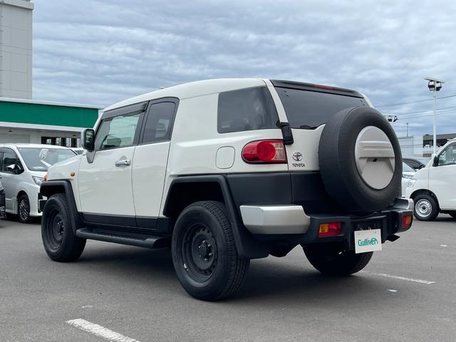ＦＪクルーザー ベースグレード　４ＷＤ　純正ナビ　ＴＶ　ＣＤ／ＤＶＤ　Ｂｌｕｅｔｏｏｔｈ　バックモニター　クリアランスソナー　ＥＴＣ　ドライブレコーダー　横滑り防止措置　フォグランプ　ステアリングスイッチ　エアコン　電動格納ミラー（20枚目）