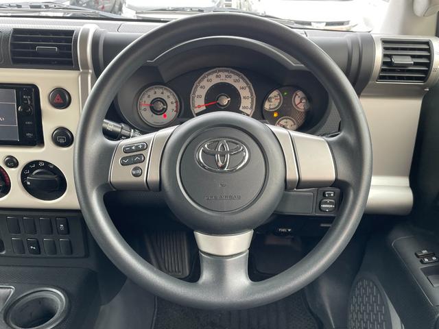 ＦＪクルーザー ベースグレード　４ＷＤ　純正ナビ　ＴＶ　ＣＤ／ＤＶＤ　Ｂｌｕｅｔｏｏｔｈ　バックモニター　クリアランスソナー　ＥＴＣ　ドライブレコーダー　横滑り防止措置　フォグランプ　ステアリングスイッチ　エアコン　電動格納ミラー（24枚目）