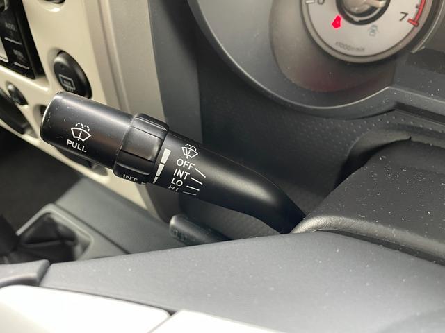 ＦＪクルーザー ベースグレード　４ＷＤ　純正ナビ　ＴＶ　ＣＤ／ＤＶＤ　Ｂｌｕｅｔｏｏｔｈ　バックモニター　クリアランスソナー　ＥＴＣ　ドライブレコーダー　横滑り防止措置　フォグランプ　ステアリングスイッチ　エアコン　電動格納ミラー（25枚目）