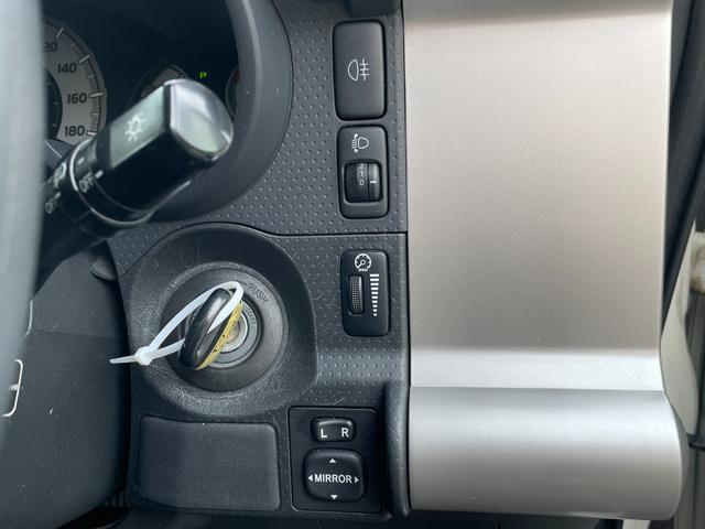ＦＪクルーザー ベースグレード　４ＷＤ　純正ナビ　ＴＶ　ＣＤ／ＤＶＤ　Ｂｌｕｅｔｏｏｔｈ　バックモニター　クリアランスソナー　ＥＴＣ　ドライブレコーダー　横滑り防止措置　フォグランプ　ステアリングスイッチ　エアコン　電動格納ミラー（27枚目）