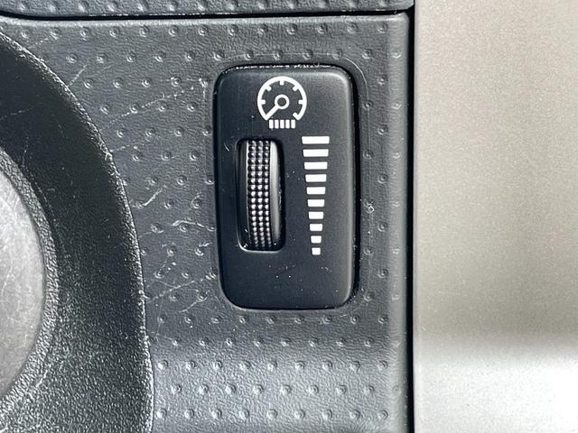 ＦＪクルーザー ベースグレード　４ＷＤ　純正ナビ　ＴＶ　ＣＤ／ＤＶＤ　Ｂｌｕｅｔｏｏｔｈ　バックモニター　クリアランスソナー　ＥＴＣ　ドライブレコーダー　横滑り防止措置　フォグランプ　ステアリングスイッチ　エアコン　電動格納ミラー（30枚目）