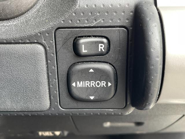 ＦＪクルーザー ベースグレード　４ＷＤ　純正ナビ　ＴＶ　ＣＤ／ＤＶＤ　Ｂｌｕｅｔｏｏｔｈ　バックモニター　クリアランスソナー　ＥＴＣ　ドライブレコーダー　横滑り防止措置　フォグランプ　ステアリングスイッチ　エアコン　電動格納ミラー（31枚目）