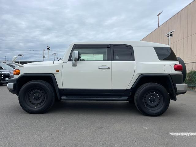 ＦＪクルーザー ベースグレード　４ＷＤ　純正ナビ　ＴＶ　ＣＤ／ＤＶＤ　Ｂｌｕｅｔｏｏｔｈ　バックモニター　クリアランスソナー　ＥＴＣ　ドライブレコーダー　横滑り防止措置　フォグランプ　ステアリングスイッチ　エアコン　電動格納ミラー（69枚目）
