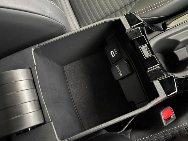 カローラツーリング ハイブリッド　ダブルバイビー　ワンオーナー　純正１０．５型コネクトナビ　ＴＶ　バックモニター　追従クルーズ　シートヒーター　ビルトインＥＴＣ２．０　ワイヤレス充電器　ステアリングヒーター　ブラインドスポットモニター　純正アルミ（42枚目）