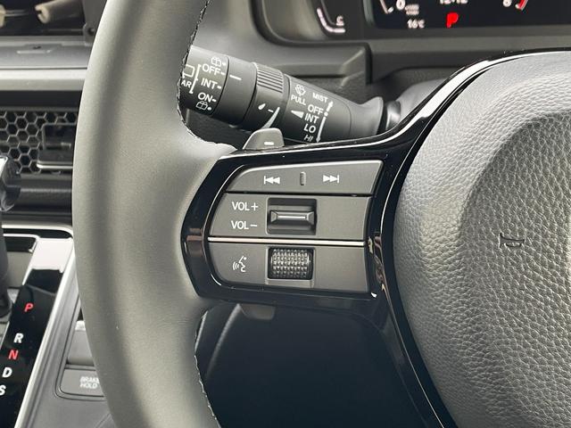 ステップワゴン スパーダ 登録済未使用車 バックカメラ 追従クルーズ ブラインドスポットインフォメーション 前席シートヒーター パワーテールゲート 両側パワースライドドア 全列USBチャージャー 衝突軽減ブレーキ 純正アルミ(13枚目)