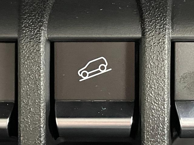 ジムニーシエラ JC ワンオーナー 4WD ヒルディセントコントロール デュアルセンサーブレーキサポート LEDヘッドライト 純正フロアマット クルーズコントロール 前席シートヒーター 車線逸脱警報機能 パーキングソナー(7枚目)