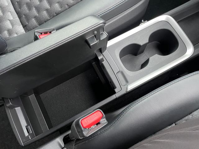 ヴォクシー ハイブリッドS-Z 快適利便パッケージHI 純正10.5型コネクトナビ TV CD/DVD ブラインドスポットモニター 3眼LEDヘッドライト 両側電動ドア ビルトインETC2.0 ハーフレザーシート 追従クルーズ(40枚目)