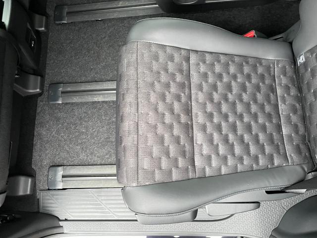 ヴォクシー ハイブリッドS-Z 快適利便パッケージHI 純正10.5型コネクトナビ TV CD/DVD ブラインドスポットモニター 3眼LEDヘッドライト 両側電動ドア ビルトインETC2.0 ハーフレザーシート 追従クルーズ(56枚目)