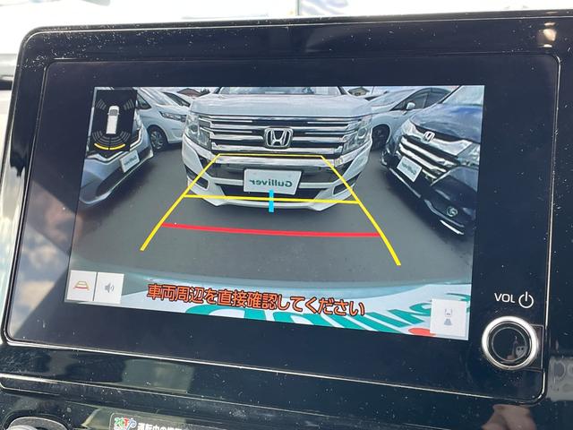 シエンタ 　セーフティセンス　コンフォートパッケージ　純正８インチディスプレイオーディオ　バックモニター　温ハンドル　両側電動ドア　前席シートヒーター　ブラインドスポットモニター　ＥＴＣ　サイドバイザー（4枚目）