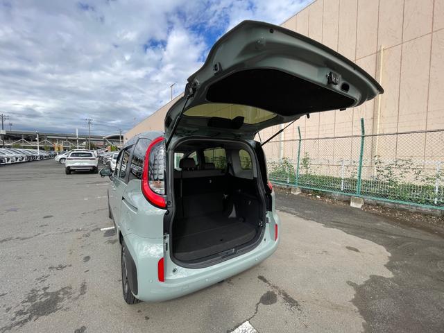 シエンタ 　セーフティセンス　コンフォートパッケージ　純正８インチディスプレイオーディオ　バックモニター　温ハンドル　両側電動ドア　前席シートヒーター　ブラインドスポットモニター　ＥＴＣ　サイドバイザー（53枚目）