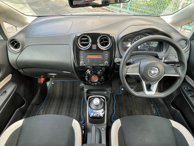 ノート ｅ－パワー　Ｘ　アラウンドビューモニター　デジタルルームミラー　オーディオ　ＦＭ／ＡＭ　エマージェンシーブレーキ　車線逸脱警報　ＥＴＣ　車両検知警報　ドライブレコーダー　オートエアコン　オートライト　スマートキー（3枚目）