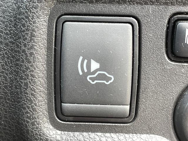 ノート ｅ－パワー　Ｘ　アラウンドビューモニター　デジタルルームミラー　オーディオ　ＦＭ／ＡＭ　エマージェンシーブレーキ　車線逸脱警報　ＥＴＣ　車両検知警報　ドライブレコーダー　オートエアコン　オートライト　スマートキー（8枚目）