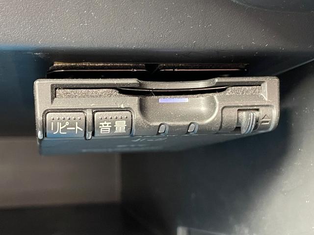 ノート ｅ－パワー　Ｘ　アラウンドビューモニター　デジタルルームミラー　オーディオ　ＦＭ／ＡＭ　エマージェンシーブレーキ　車線逸脱警報　ＥＴＣ　車両検知警報　ドライブレコーダー　オートエアコン　オートライト　スマートキー（9枚目）