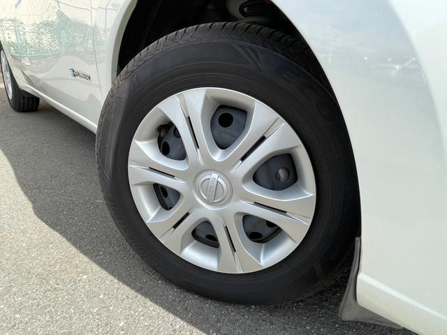 ノート ｅ－パワー　Ｘ　アラウンドビューモニター　デジタルルームミラー　オーディオ　ＦＭ／ＡＭ　エマージェンシーブレーキ　車線逸脱警報　ＥＴＣ　車両検知警報　ドライブレコーダー　オートエアコン　オートライト　スマートキー（17枚目）