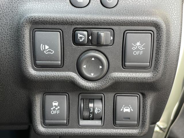 ノート ｅ－パワー　Ｘ　アラウンドビューモニター　デジタルルームミラー　オーディオ　ＦＭ／ＡＭ　エマージェンシーブレーキ　車線逸脱警報　ＥＴＣ　車両検知警報　ドライブレコーダー　オートエアコン　オートライト　スマートキー（23枚目）