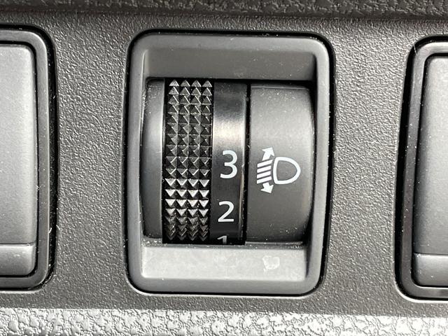 ノート ｅ－パワー　Ｘ　アラウンドビューモニター　デジタルルームミラー　オーディオ　ＦＭ／ＡＭ　エマージェンシーブレーキ　車線逸脱警報　ＥＴＣ　車両検知警報　ドライブレコーダー　オートエアコン　オートライト　スマートキー（24枚目）