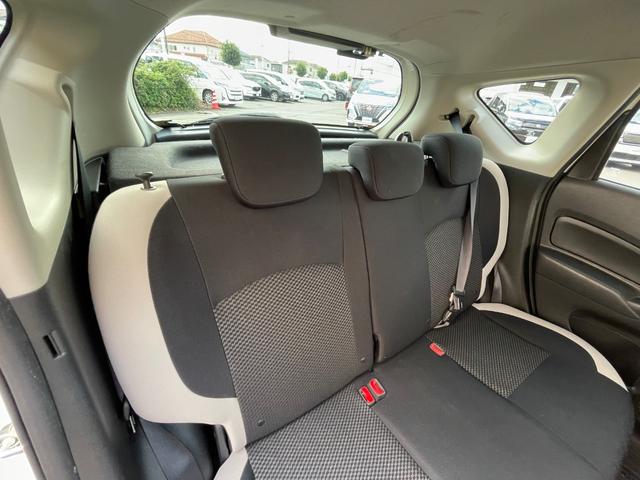 ノート ｅ－パワー　Ｘ　アラウンドビューモニター　デジタルルームミラー　オーディオ　ＦＭ／ＡＭ　エマージェンシーブレーキ　車線逸脱警報　ＥＴＣ　車両検知警報　ドライブレコーダー　オートエアコン　オートライト　スマートキー（40枚目）