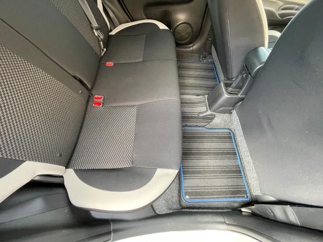 ノート ｅ－パワー　Ｘ　アラウンドビューモニター　デジタルルームミラー　オーディオ　ＦＭ／ＡＭ　エマージェンシーブレーキ　車線逸脱警報　ＥＴＣ　車両検知警報　ドライブレコーダー　オートエアコン　オートライト　スマートキー（41枚目）