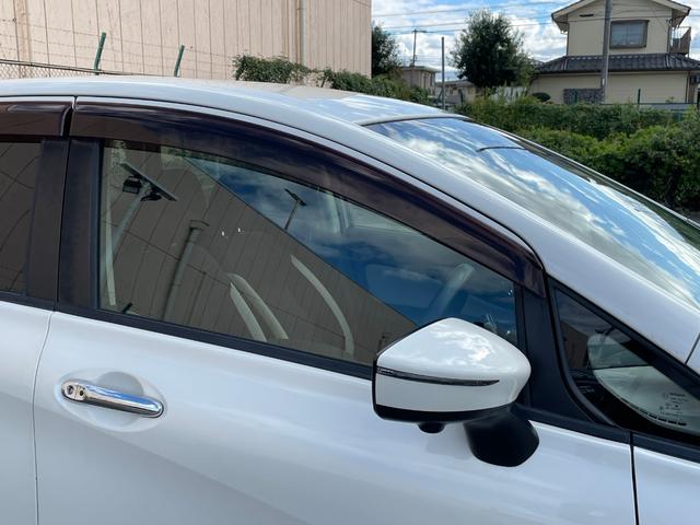 ノート ｅ－パワー　Ｘ　アラウンドビューモニター　デジタルルームミラー　オーディオ　ＦＭ／ＡＭ　エマージェンシーブレーキ　車線逸脱警報　ＥＴＣ　車両検知警報　ドライブレコーダー　オートエアコン　オートライト　スマートキー（67枚目）
