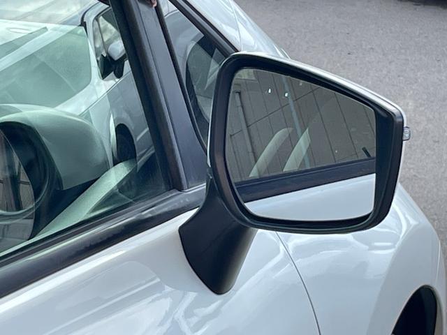 ノート ｅ－パワー　Ｘ　アラウンドビューモニター　デジタルルームミラー　オーディオ　ＦＭ／ＡＭ　エマージェンシーブレーキ　車線逸脱警報　ＥＴＣ　車両検知警報　ドライブレコーダー　オートエアコン　オートライト　スマートキー（74枚目）