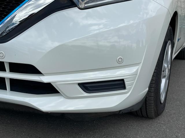 ノート ｅ－パワー　Ｘ　アラウンドビューモニター　デジタルルームミラー　オーディオ　ＦＭ／ＡＭ　エマージェンシーブレーキ　車線逸脱警報　ＥＴＣ　車両検知警報　ドライブレコーダー　オートエアコン　オートライト　スマートキー（77枚目）