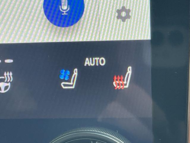 ヴェルファイアハイブリッド Z プレミア 左右独立ムーンルーフ 14型ナビ 13.2型天吊モニター ワイヤレス充電 デジタルミラー BSM シートベンチレーション 両側電動ドア パワーシート パワーバックドア ETC2.0 ドライブレコーダー(8枚目)