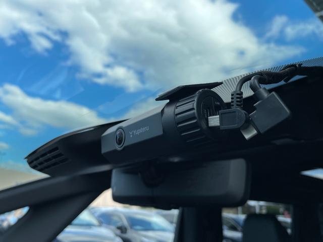 ヴェルファイアハイブリッド Z プレミア 左右独立ムーンルーフ 14型ナビ 13.2型天吊モニター ワイヤレス充電 デジタルミラー BSM シートベンチレーション 両側電動ドア パワーシート パワーバックドア ETC2.0 ドライブレコーダー(12枚目)