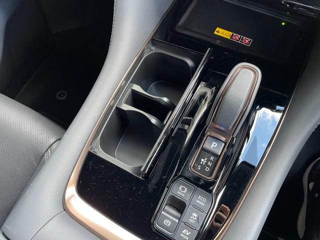 ヴェルファイアハイブリッド Z プレミア 左右独立ムーンルーフ 14型ナビ 13.2型天吊モニター ワイヤレス充電 デジタルミラー BSM シートベンチレーション 両側電動ドア パワーシート パワーバックドア ETC2.0 ドライブレコーダー(43枚目)