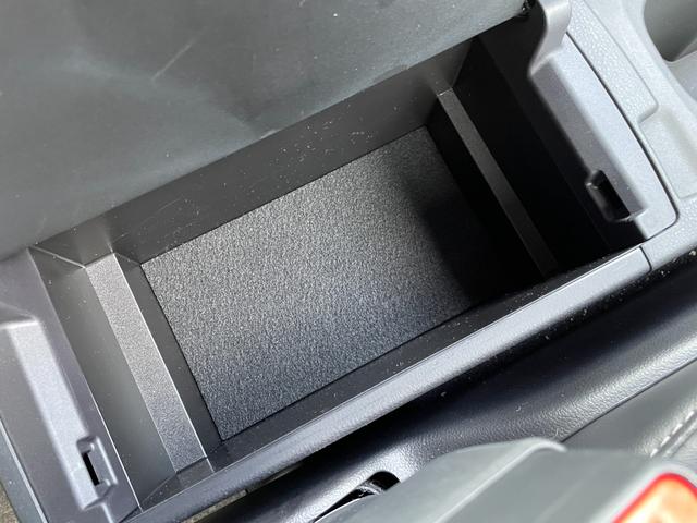 ノア ハイブリッドS-Z 快適利便パッケージHI チームメイトアドバンス 純正10.5型コネクトナビ TV CD/DVD再生 ブラインドスポットモニター 両側電動ドア ビルトインETC2.0 ハーフレザーシート 追従クルーズ(42枚目)